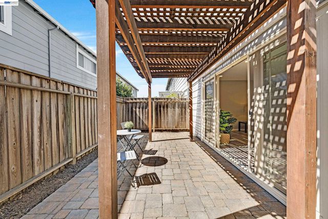 752 Woodgate Ct, San Leandro, CA 94579