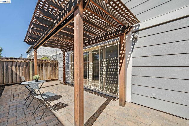 752 Woodgate Ct, San Leandro, CA 94579