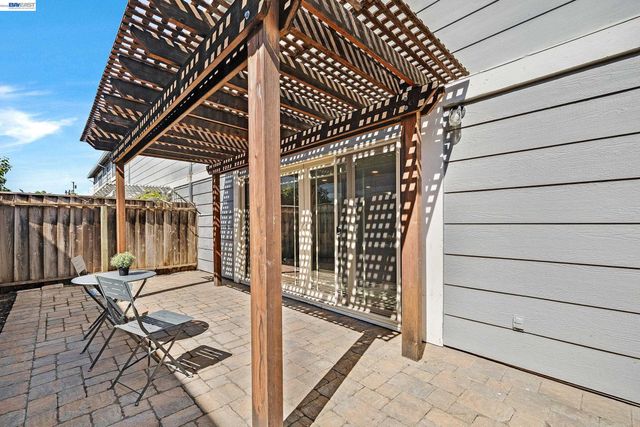 752 Woodgate Ct, San Leandro, CA 94579