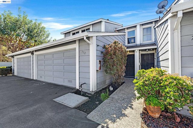 752 Woodgate Ct, San Leandro, CA 94579