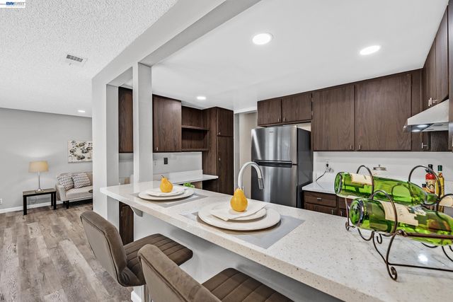 752 Woodgate Ct, San Leandro, CA 94579