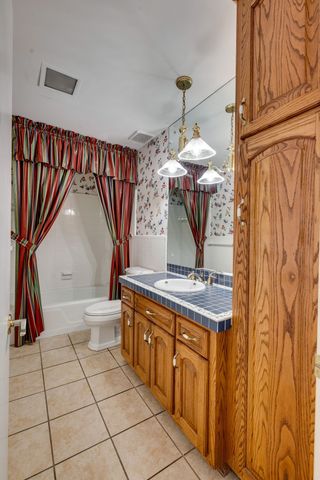 945 Forest Acres Ct, Nashville, TN 37220