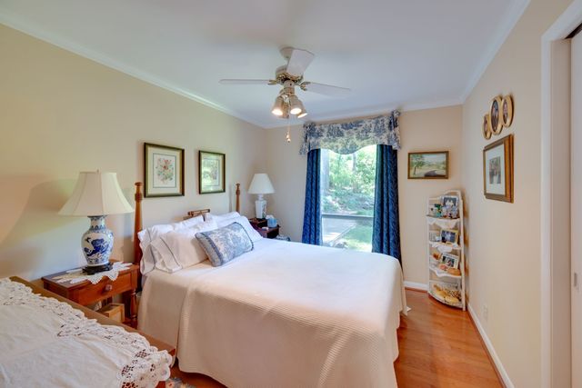 945 Forest Acres Ct, Nashville, TN 37220