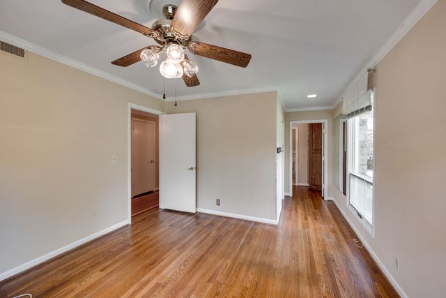 945 Forest Acres Ct, Nashville, TN 37220