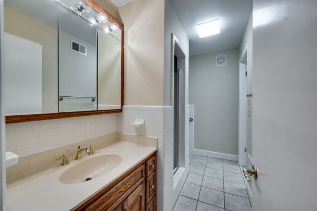 945 Forest Acres Ct, Nashville, TN 37220