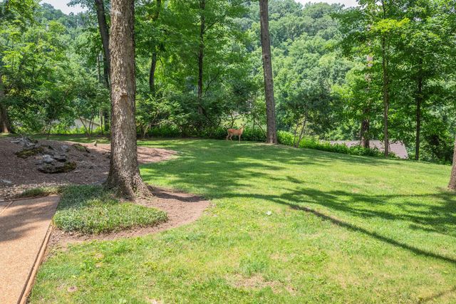 945 Forest Acres Ct, Nashville, TN 37220