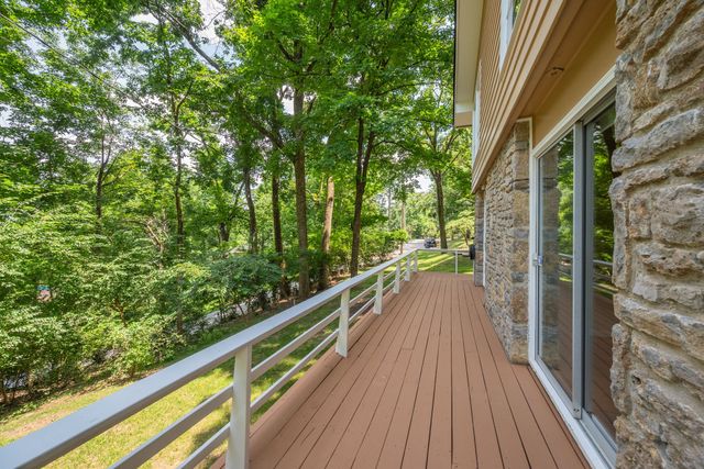 945 Forest Acres Ct, Nashville, TN 37220