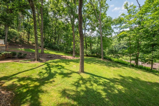 945 Forest Acres Ct, Nashville, TN 37220