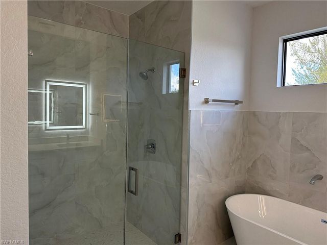 3516 SW 3rd ST, Cape Coral, FL 33991