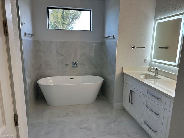 3516 SW 3rd ST, Cape Coral, FL 33991