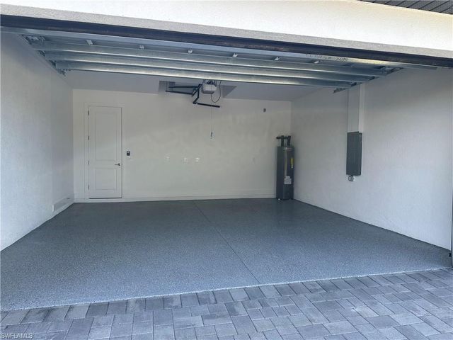 3516 SW 3rd ST, Cape Coral, FL 33991