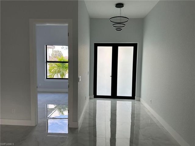 3516 SW 3rd ST, Cape Coral, FL 33991