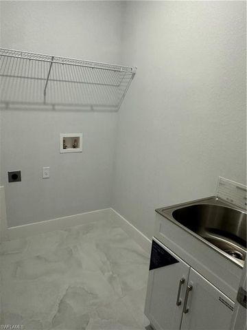 3516 SW 3rd ST, Cape Coral, FL 33991