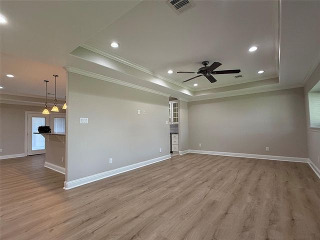 1522 Saxony Ln, Houston, TX 77058