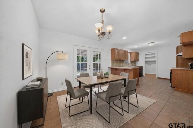 3041 Lakewood Dr, Tyler, TX 75702