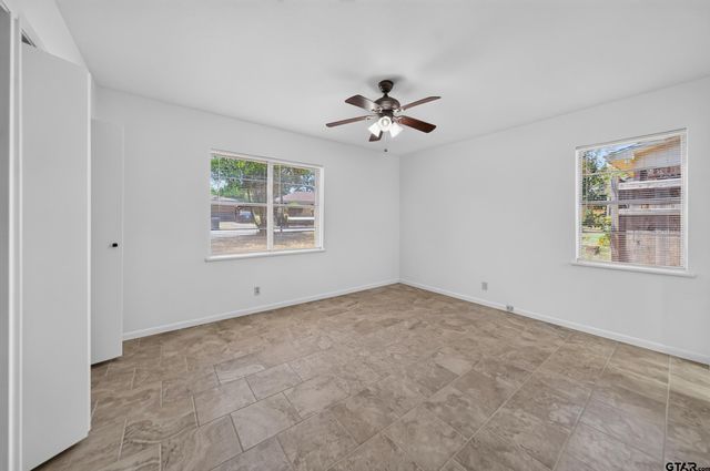 3041 Lakewood Dr, Tyler, TX 75702