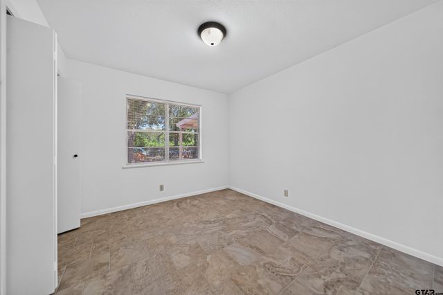 3041 Lakewood Dr, Tyler, TX 75702