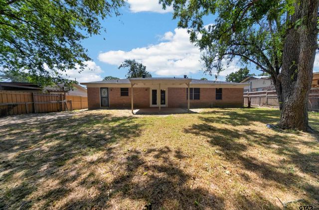 3041 Lakewood Dr, Tyler, TX 75702