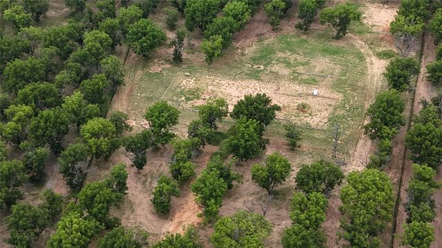 3185 E Landings S, Granbury, TX 76048