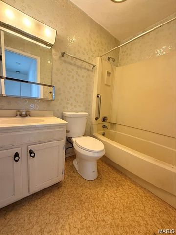 1503 Hampton Court, Belleville, IL 62223