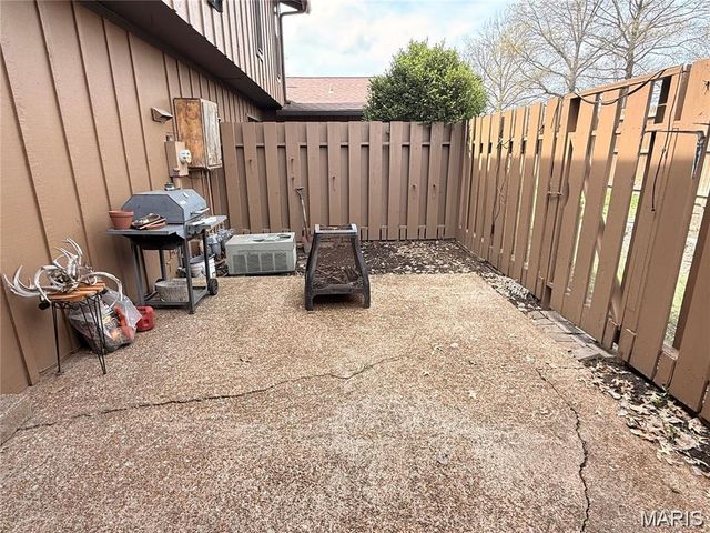 1503 Hampton Court, Belleville, IL 62223