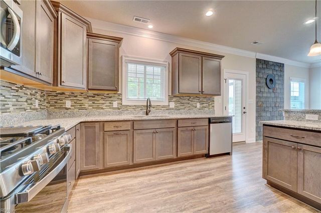 8577 Old Stage HWY, Smithfield, VA 23430