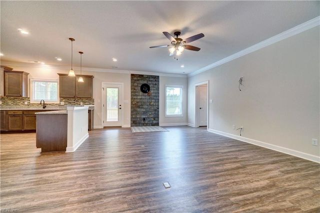 8577 Old Stage HWY, Smithfield, VA 23430