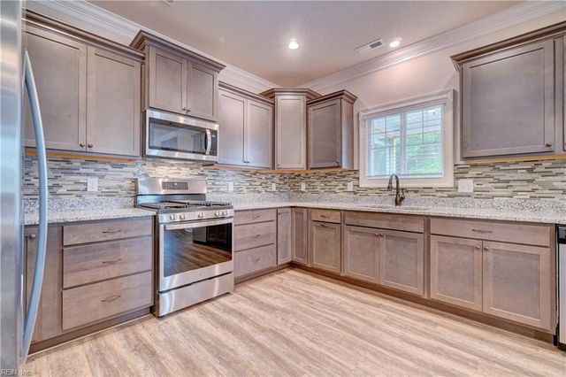 8577 Old Stage HWY, Smithfield, VA 23430