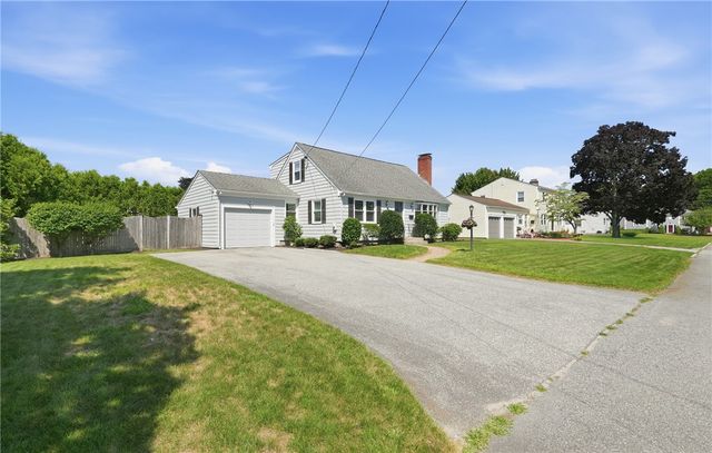 19 Crowfield Drive, Warwick, RI 02888