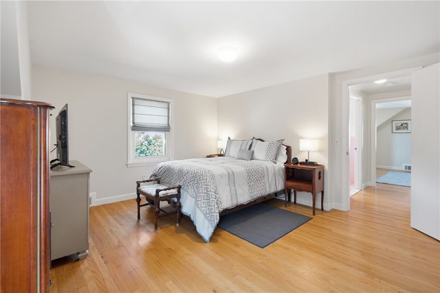 19 Crowfield Drive, Warwick, RI 02888