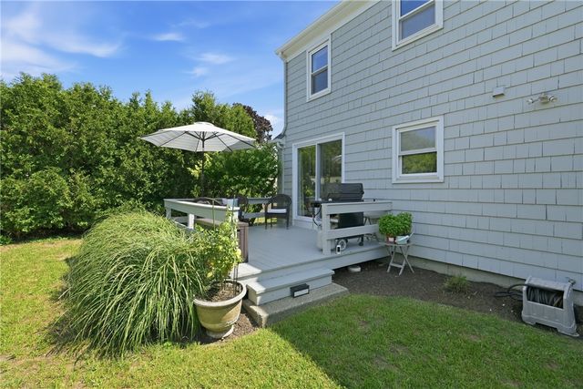 19 Crowfield Drive, Warwick, RI 02888