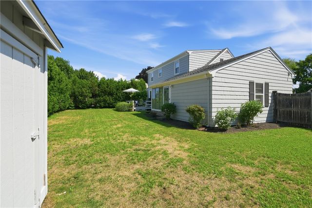 19 Crowfield Drive, Warwick, RI 02888