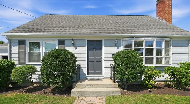 19 Crowfield Drive, Warwick, RI 02888