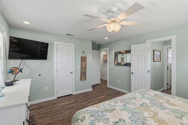 230 Cut Off 208, Port Aransas, TX 78373