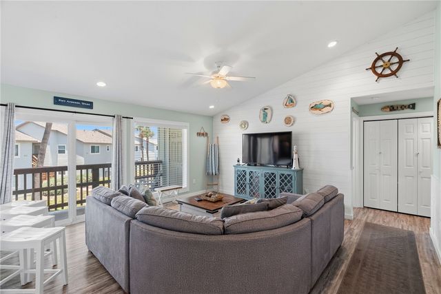 230 Cut Off 208, Port Aransas, TX 78373