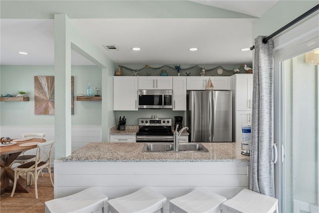 230 Cut Off 208, Port Aransas, TX 78373