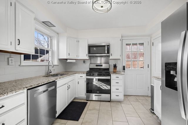 4106 Staunton Avenue Se, Charleston, WV 25304