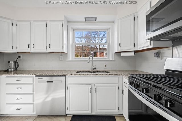 4106 Staunton Avenue Se, Charleston, WV 25304