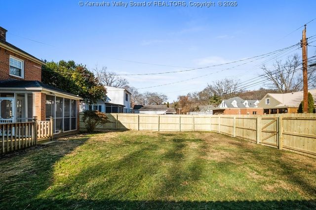 4106 Staunton Avenue Se, Charleston, WV 25304