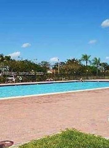 8760 SW 133rd Ave Rd 318, Miami, FL 33183