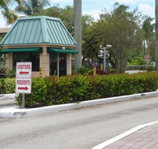 8760 SW 133rd Ave Rd 318, Miami, FL 33183