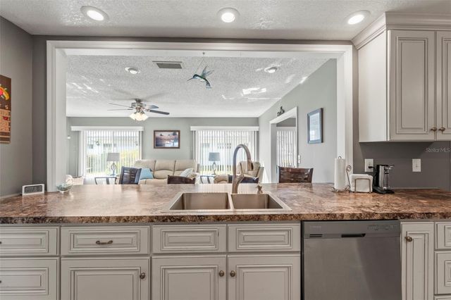 9130 34TH WAY N 6, Pinellas Park, FL 33782