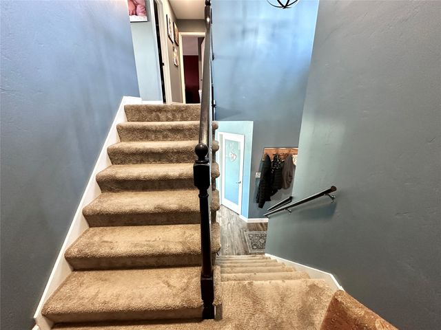 1609 S 12th Avenue E, Newton, IA 50208