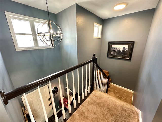 1609 S 12th Avenue E, Newton, IA 50208