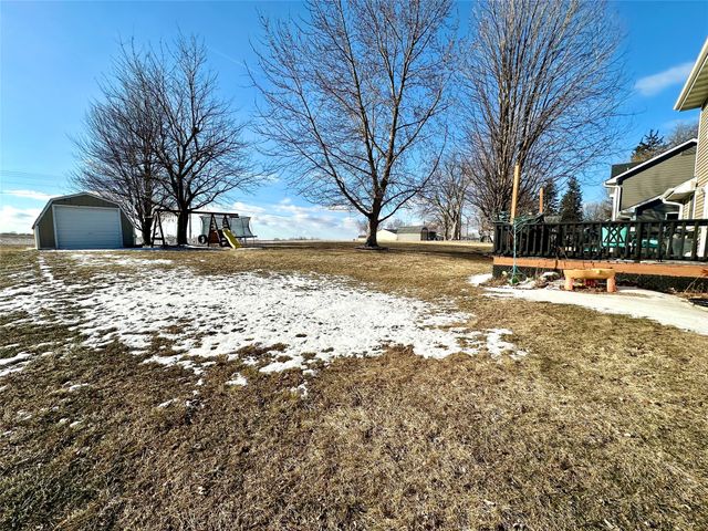 1609 S 12th Avenue E, Newton, IA 50208