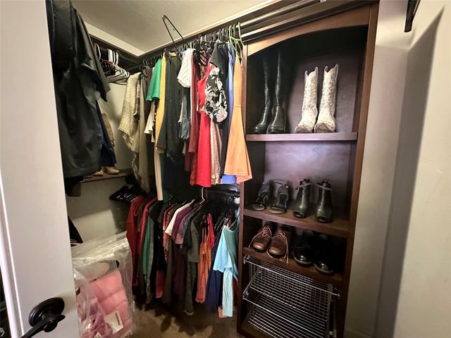 1609 S 12th Avenue E, Newton, IA 50208