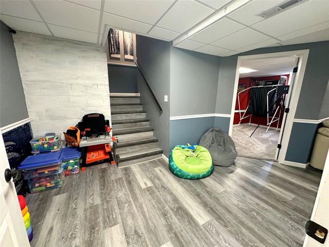 1609 S 12th Avenue E, Newton, IA 50208