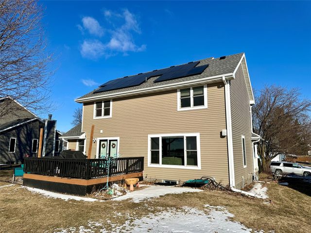 1609 S 12th Avenue E, Newton, IA 50208