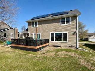 1609 S 12th Avenue E, Newton, IA 50208