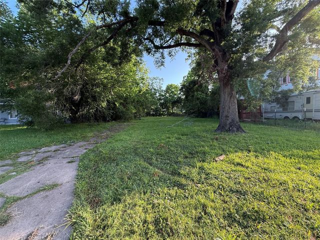 5307 Willow Glen Drive, Houston, TX 77033